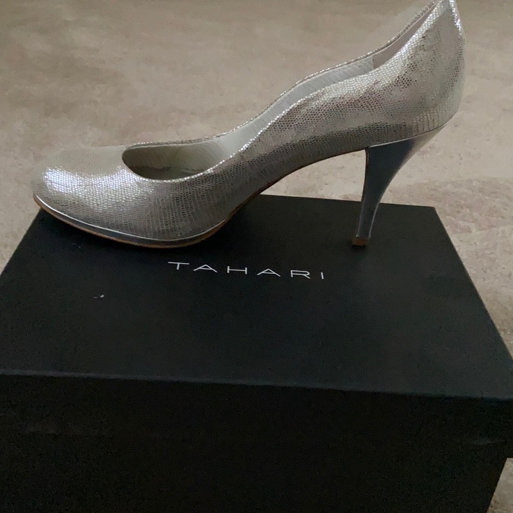 Tahari Silver Dress Heels size 9